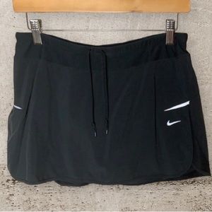 Nike Athletic Black Tennis Dri-Fit Tennis Skirt with Fuscia Shorts. Size Medium